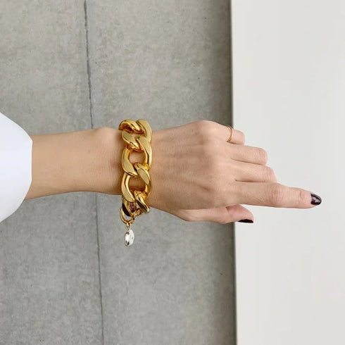 luxe chain brace
